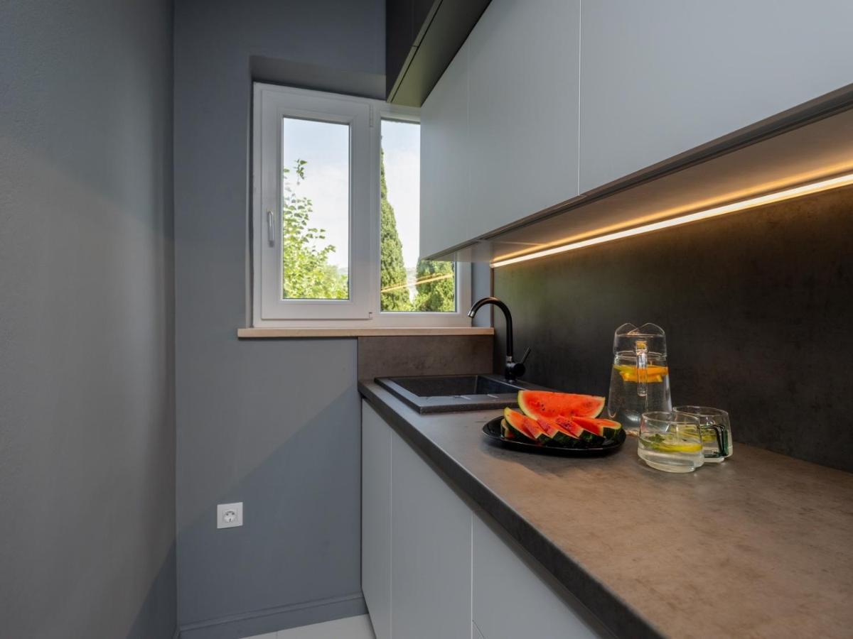Shades Of Gray Apartment Дубровник Екстериор снимка